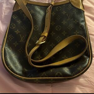 Louis Vuitton Monogram Canvas Brown Shoulder Bag with Tan Trim